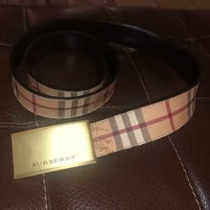 Burberry belt excellent condition size 36-40